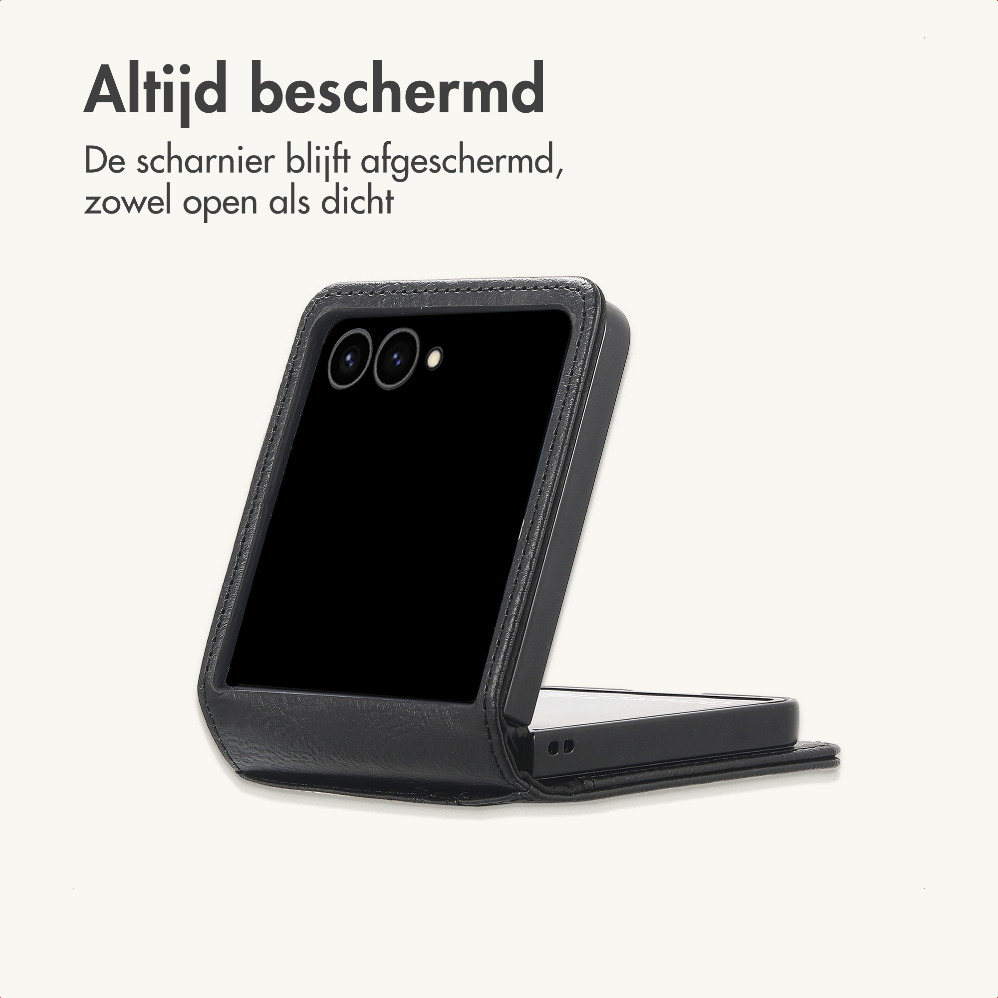 Een zwarte flip telefoon in beschermhoes, deels open, tegen lichte achtergrond met tekst boven.