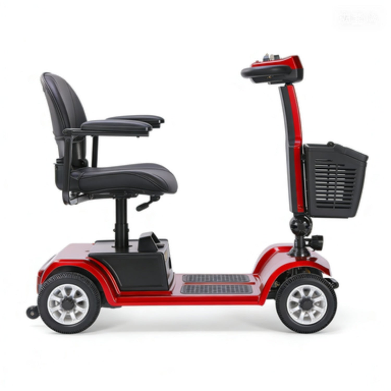 Un patinete de movilidad rojo con asiento negro y cesta sobre fondo blanco.