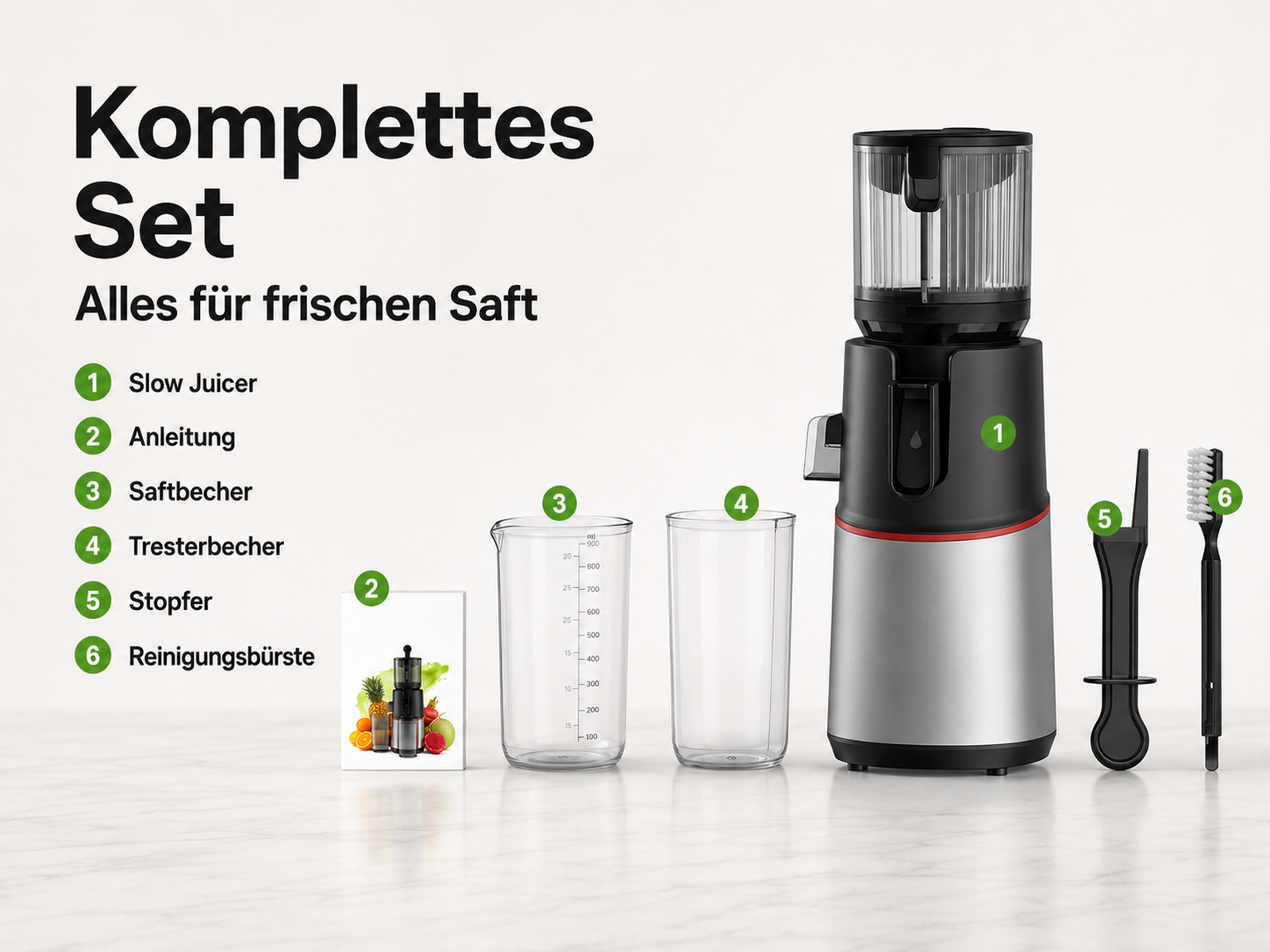 Slow Juicer Set mit Anleitung, Saftbecher, Tresterbecher, Stopfer und Reinigungsbürste auf weißer Fläche.
