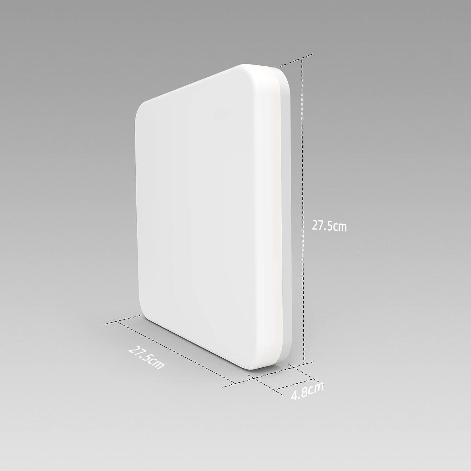 Eine weiße, quadratische Deckenleuchte mit Maßangaben von 27.5cm mal 27.5cm mal 4.8cm auf grauem Hintergrund.