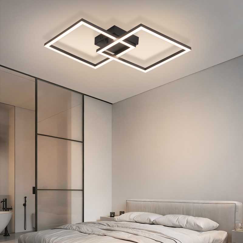 Moderne Deckenlampe mit quadratischem Design im hellen Schlafzimmer.