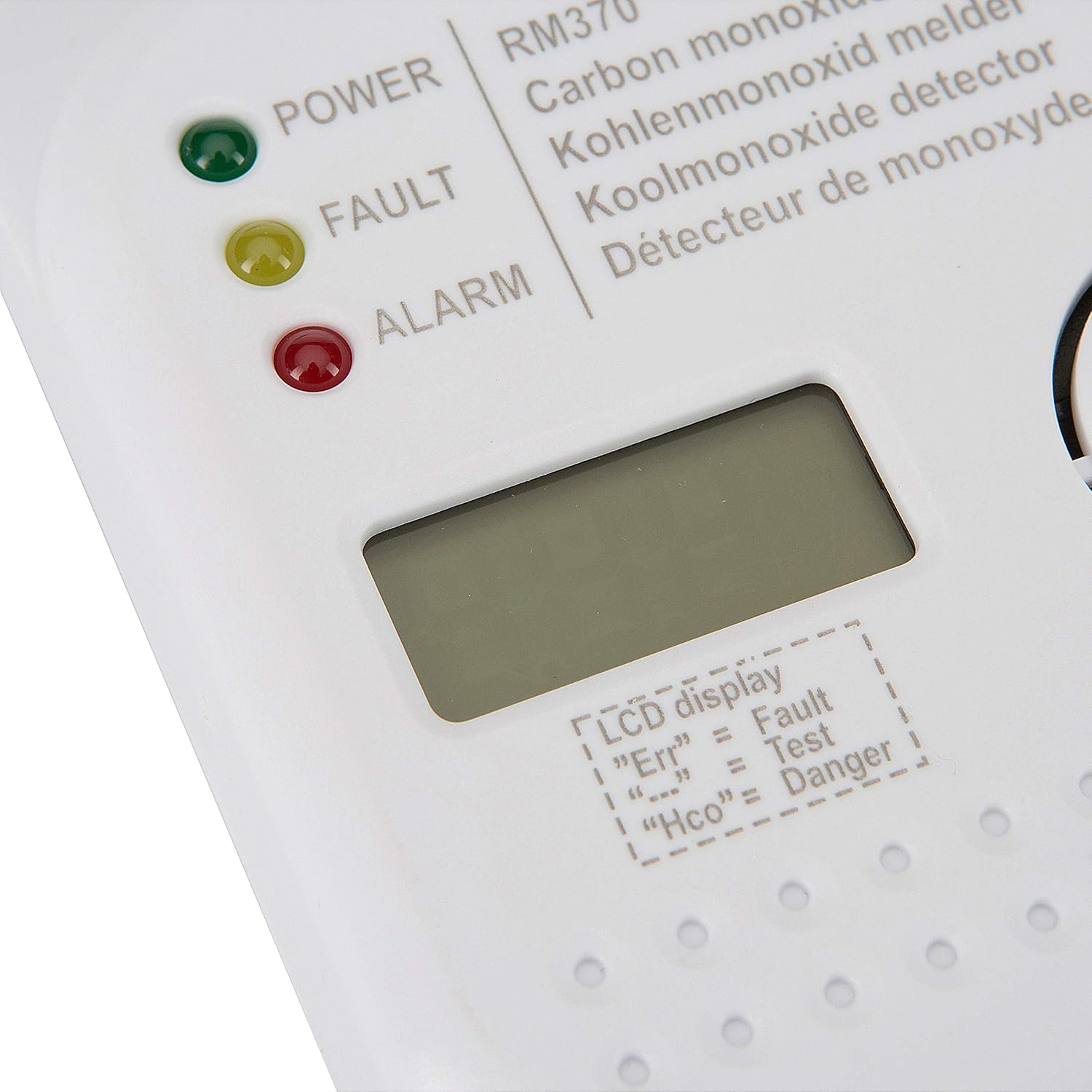 Nahaufnahme eines weißen Kohlenmonoxidmelders mit LEDs für Power, Fault und Alarm sowie einem LCD-Bildschirm.