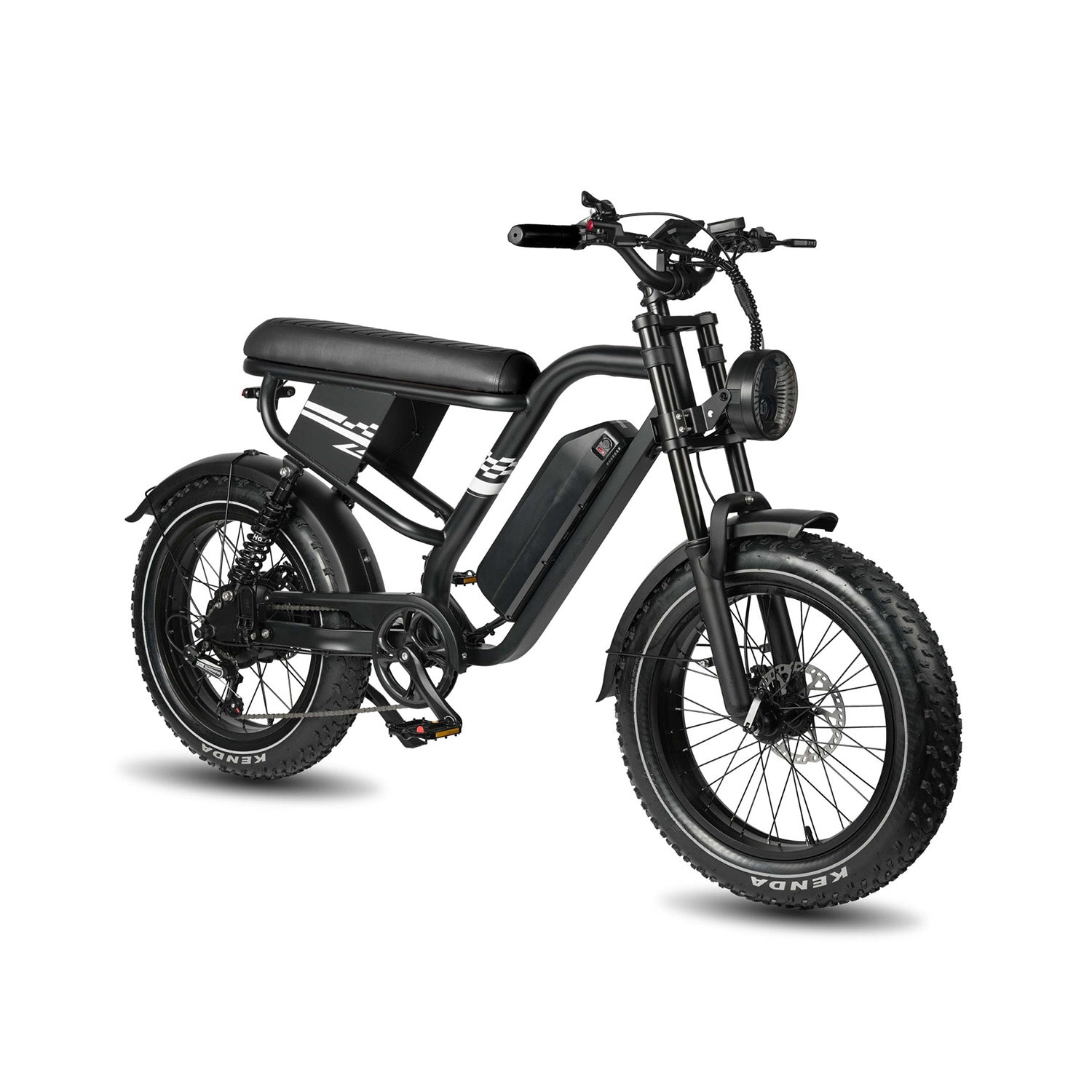 Ein schwarzes Elektrofahrrad mit dickem Reifen, langem Sitz und Frontscheinwerfer auf weißem Hintergrund.