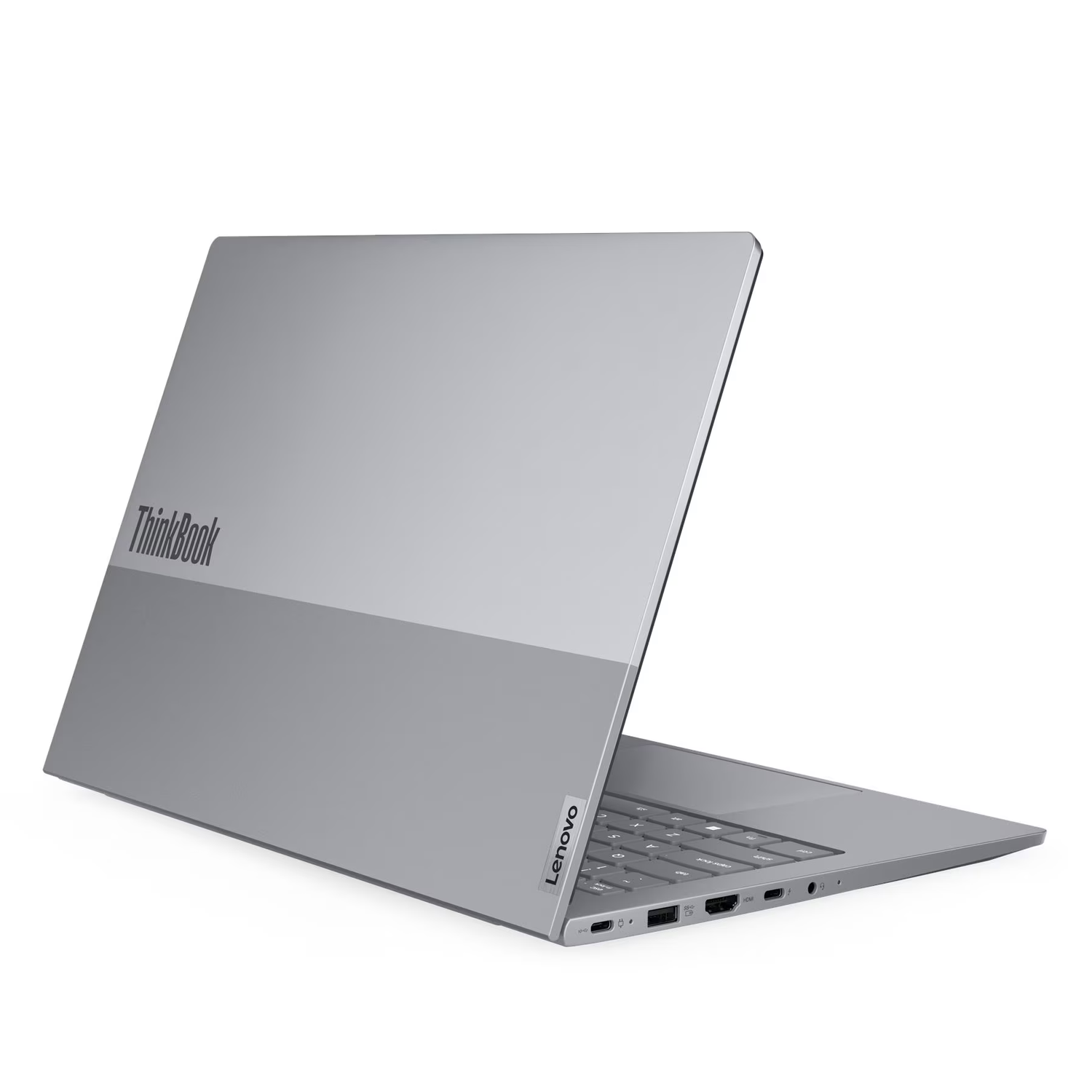 Beyaz zemin üzerinde gümüş renkli bir Lenovo ThinkBook dizüstü bilgisayar, yanında görünür portlar var.