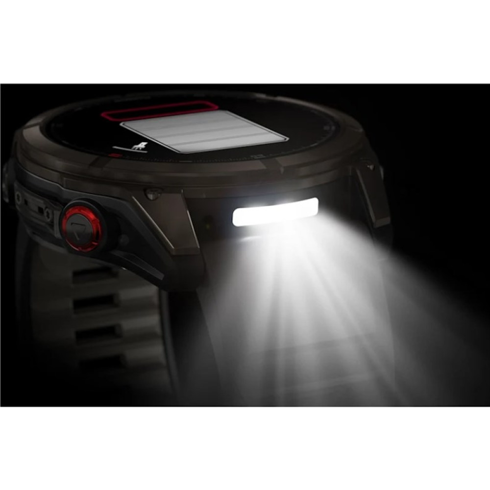 Wytrzymały smartwatch z jasną latarką LED świecącą z boku.