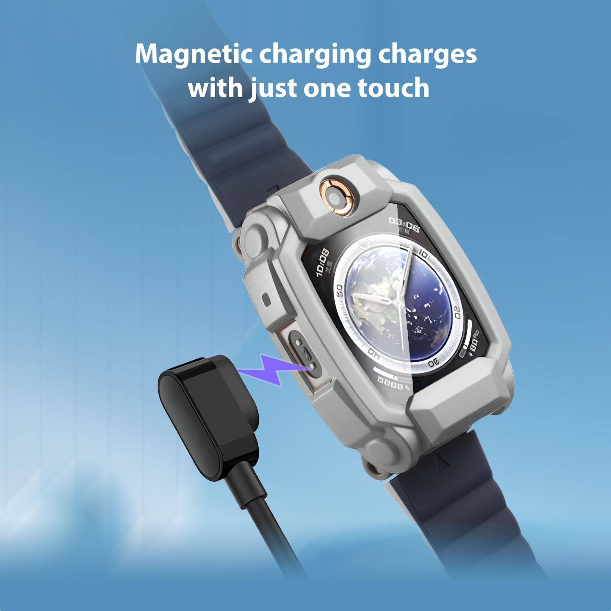 Eine graue Smartwatch mit dunkelblauem Armband zeigt ein Erd-Zifferblatt, während ein magnetisches Ladekabel verbunden ist.