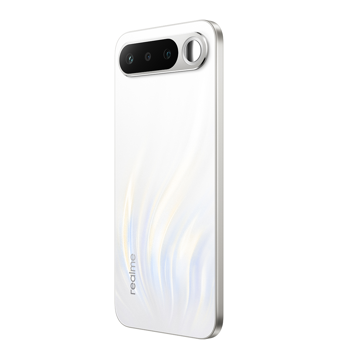 Vista trasera de un smartphone Realme blanco con patrón marmolado, marco plateado y triple cámara.