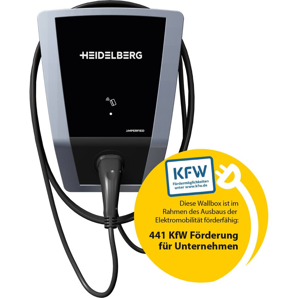 Heidelberg Wallbox mit Ladekabel und gelbem Aufkleber für KfW-Förderung.