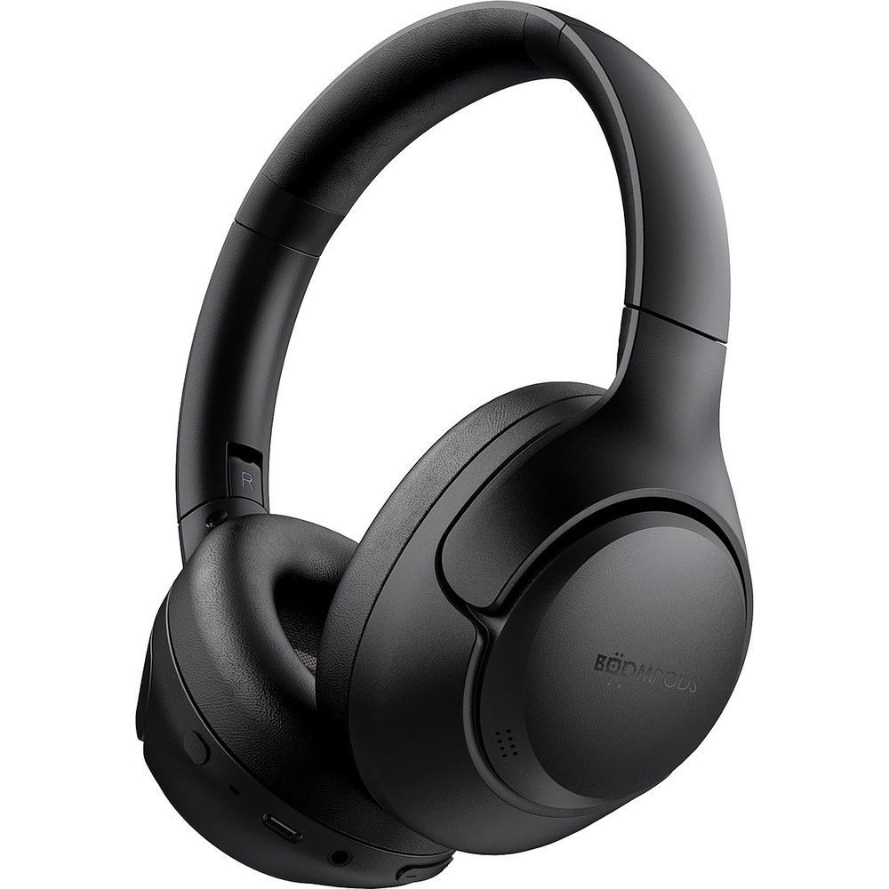Schwarze Over-Ear-Kopfhörer mit gepolsterten Ohrmuscheln und Markenlogo vor einem hellen Hintergrund.