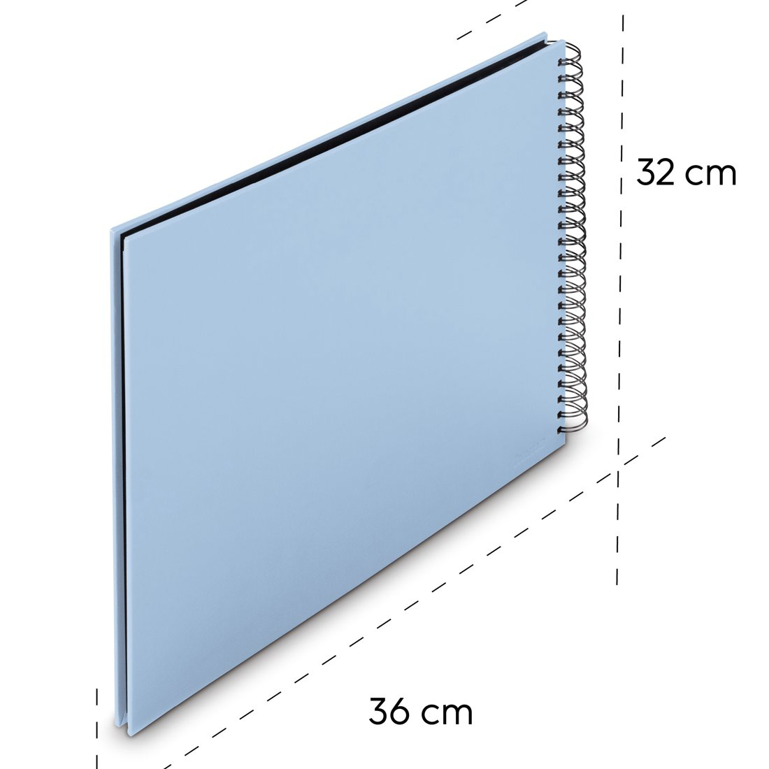 Jasnoniebieski notes w kratkę o wymiarach 36 cm na 32 cm na białym tle.