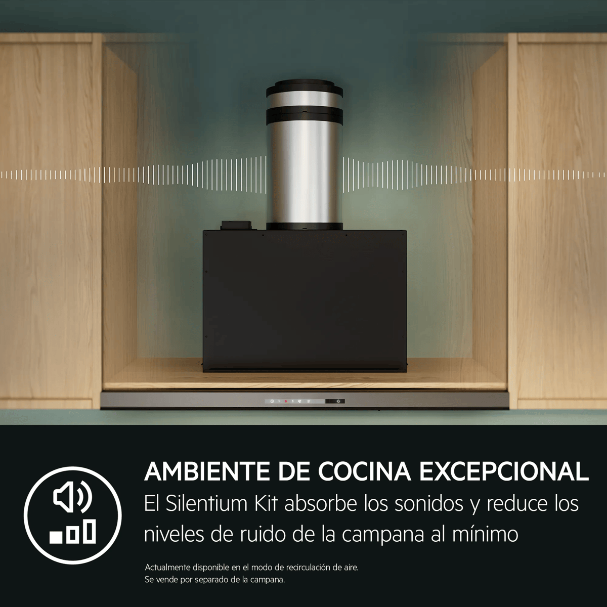 Una campana extractora negra con chimenea plateada entre gabinetes de madera, con gráficos de ondas sonoras y texto.