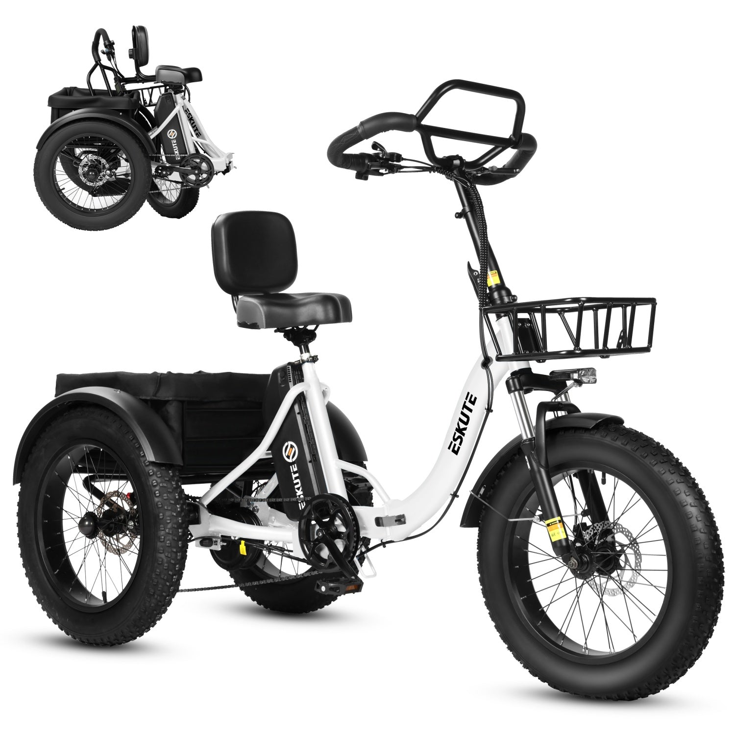Triciclo elettrico bianco con cestino anteriore, schienale e bauletto posteriore su sfondo bianco, mostrato anche piegato.