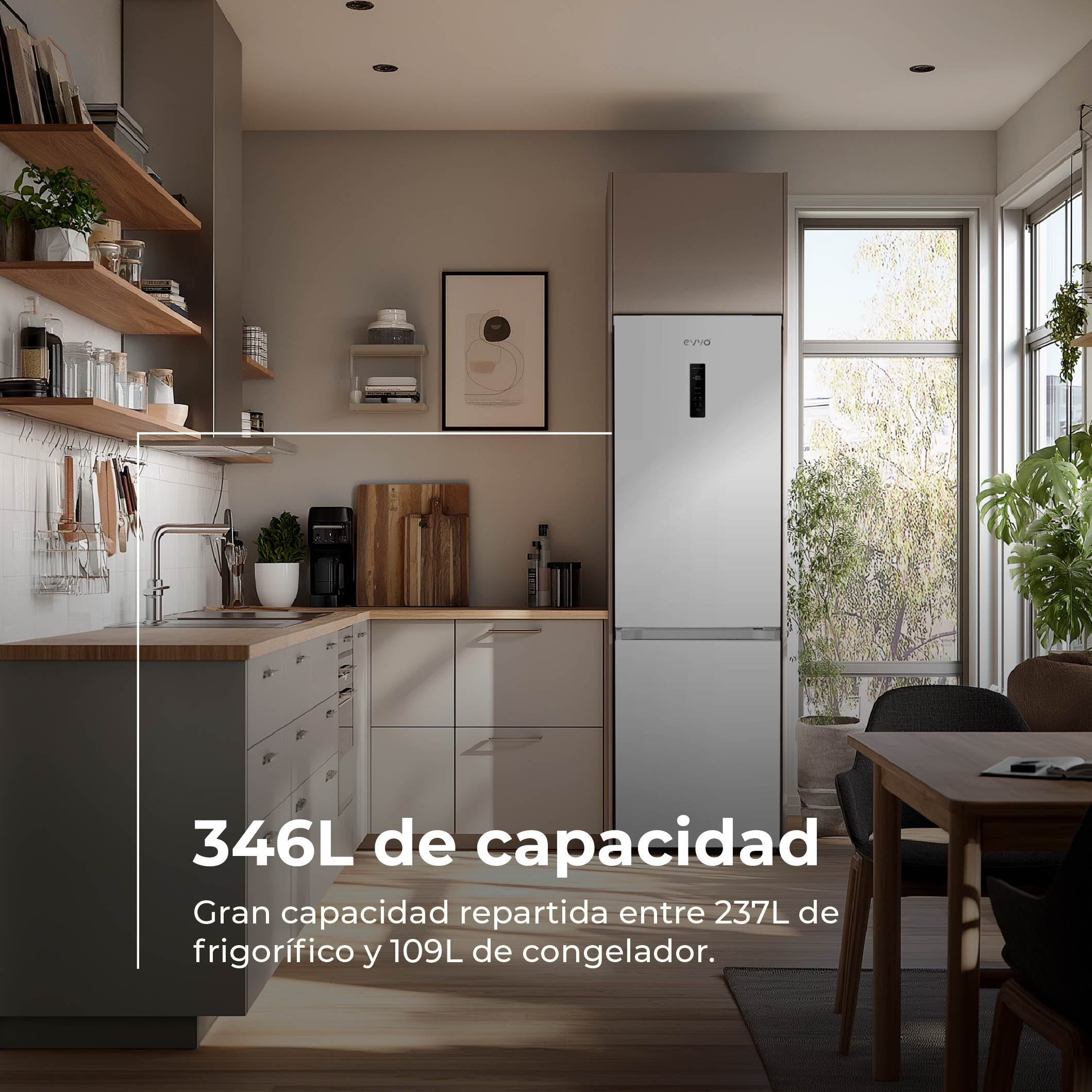 Cocina moderna con frigorífico gris, encimeras de madera, estantes y texto superpuesto sobre capacidad.