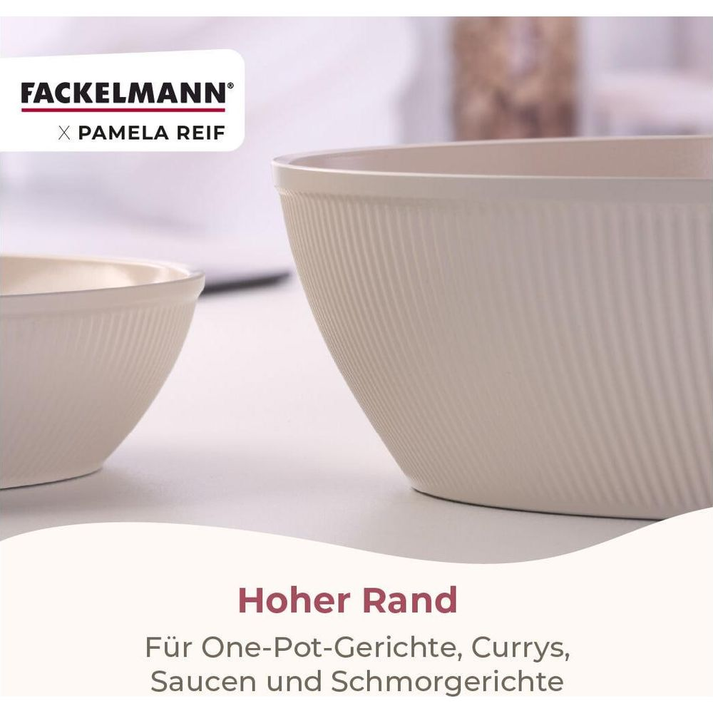 Zwei gerippte beige Schüsseln auf weißer Oberfläche mit Fackelmann x Pamela Reif Logo und Text.