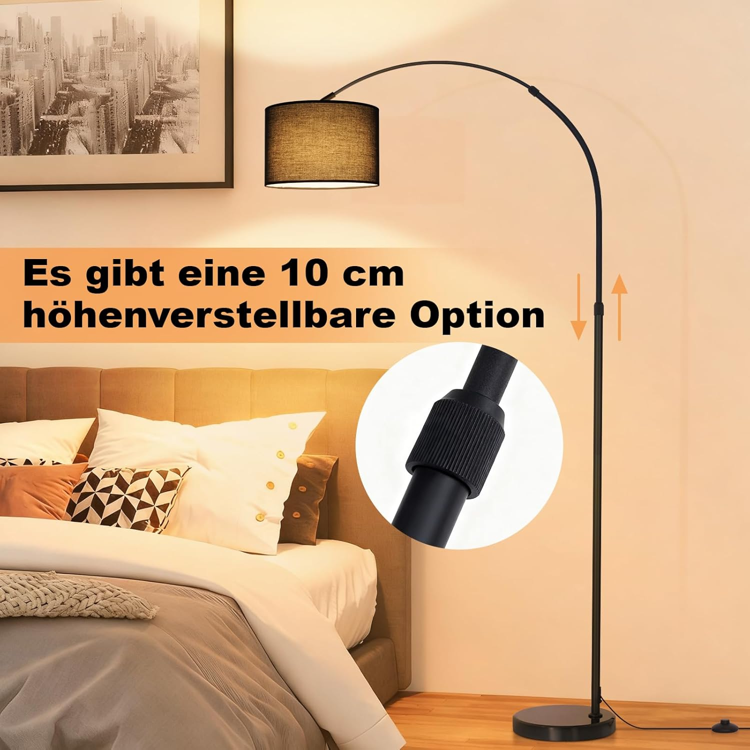 Schwarze Bogenlampe neben einem Bett, mit Zoom auf den höhenverstellbaren Stangenmechanismus.