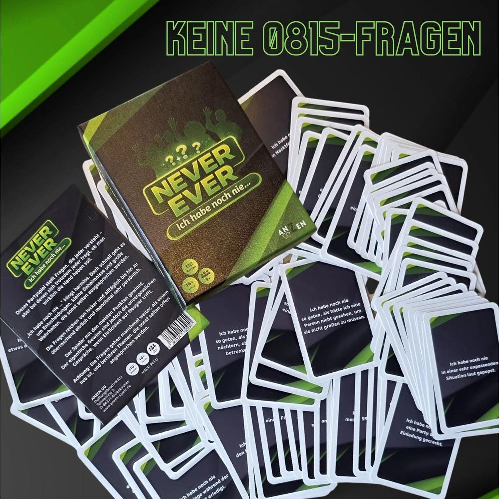 Das Kartenspiel "Never Ever" liegt mit Box und verstreuten Spielkarten auf dunklem Tisch.