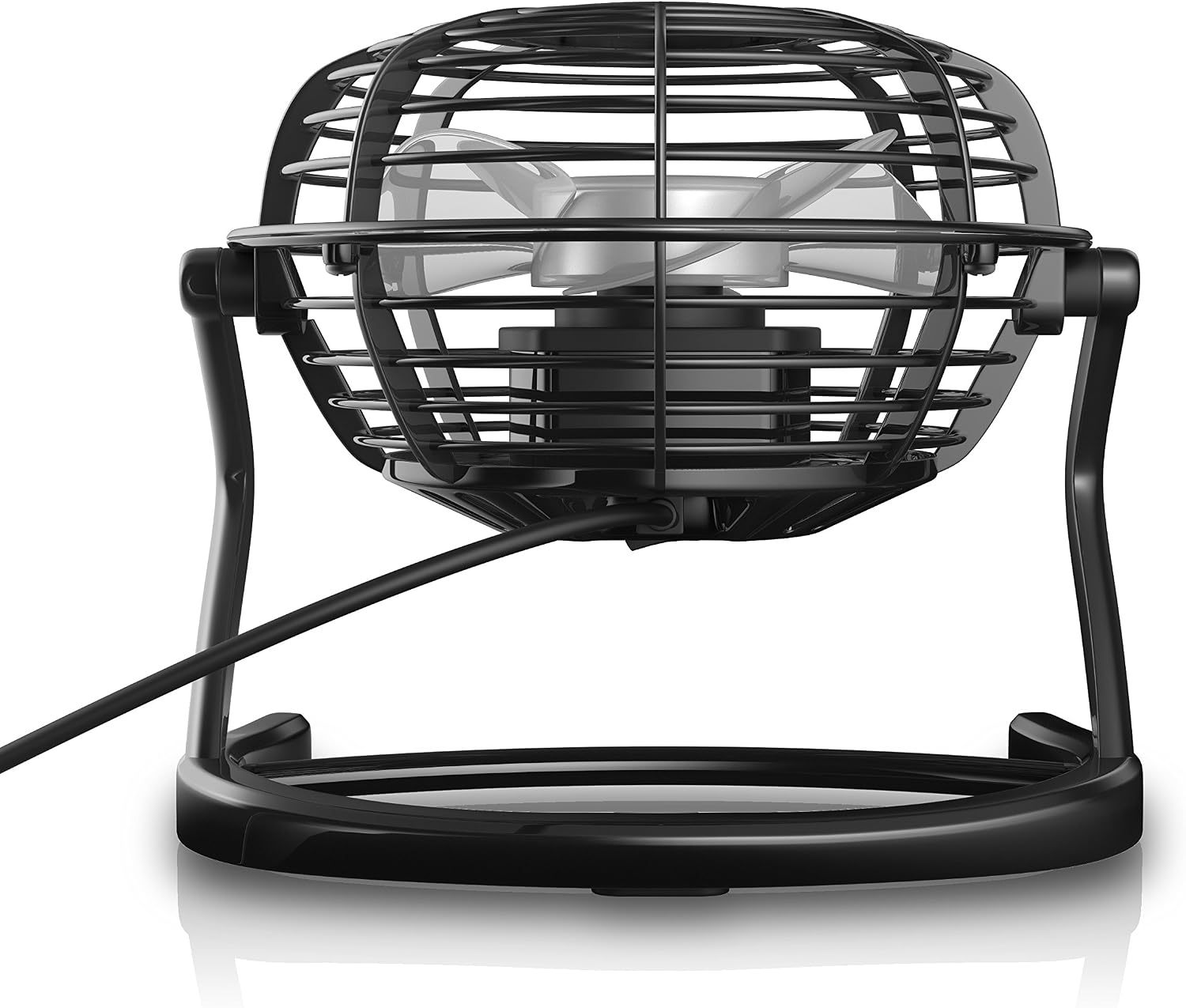 Ein schwarzer Tischventilator mit Schutzgitter und Standfuß steht auf einer weißen Oberfläche.