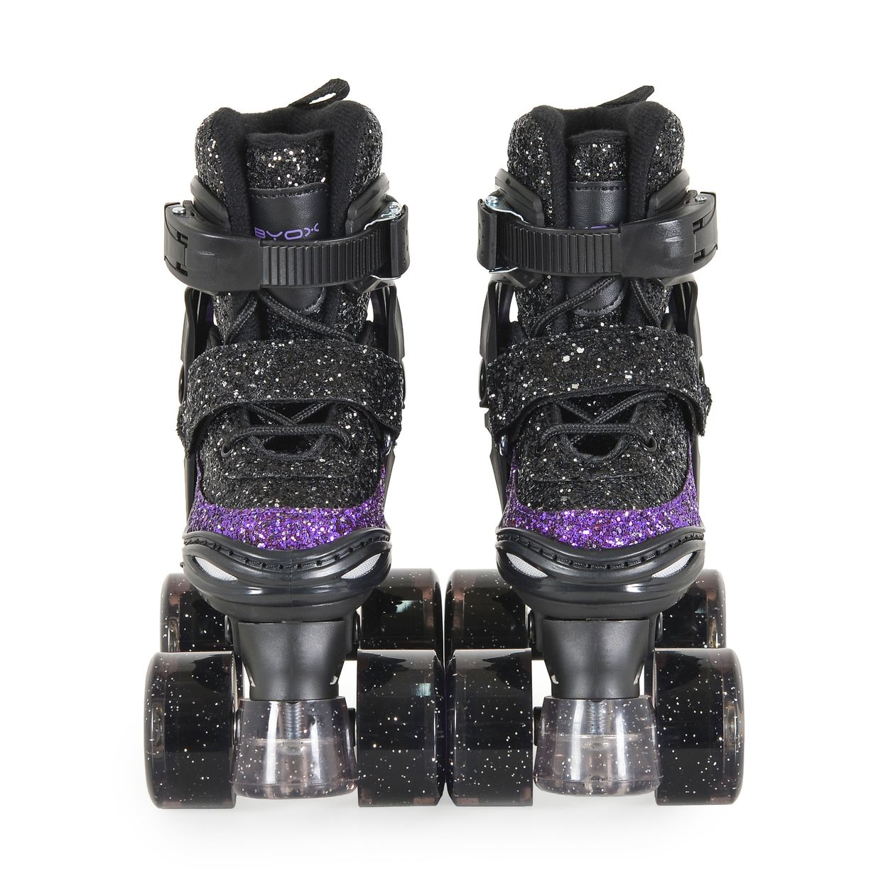 Schwarze Rollschuhe mit GlITZER und lila Akzenten, schwarzen Schnallen und vier glitzernden Rollen.