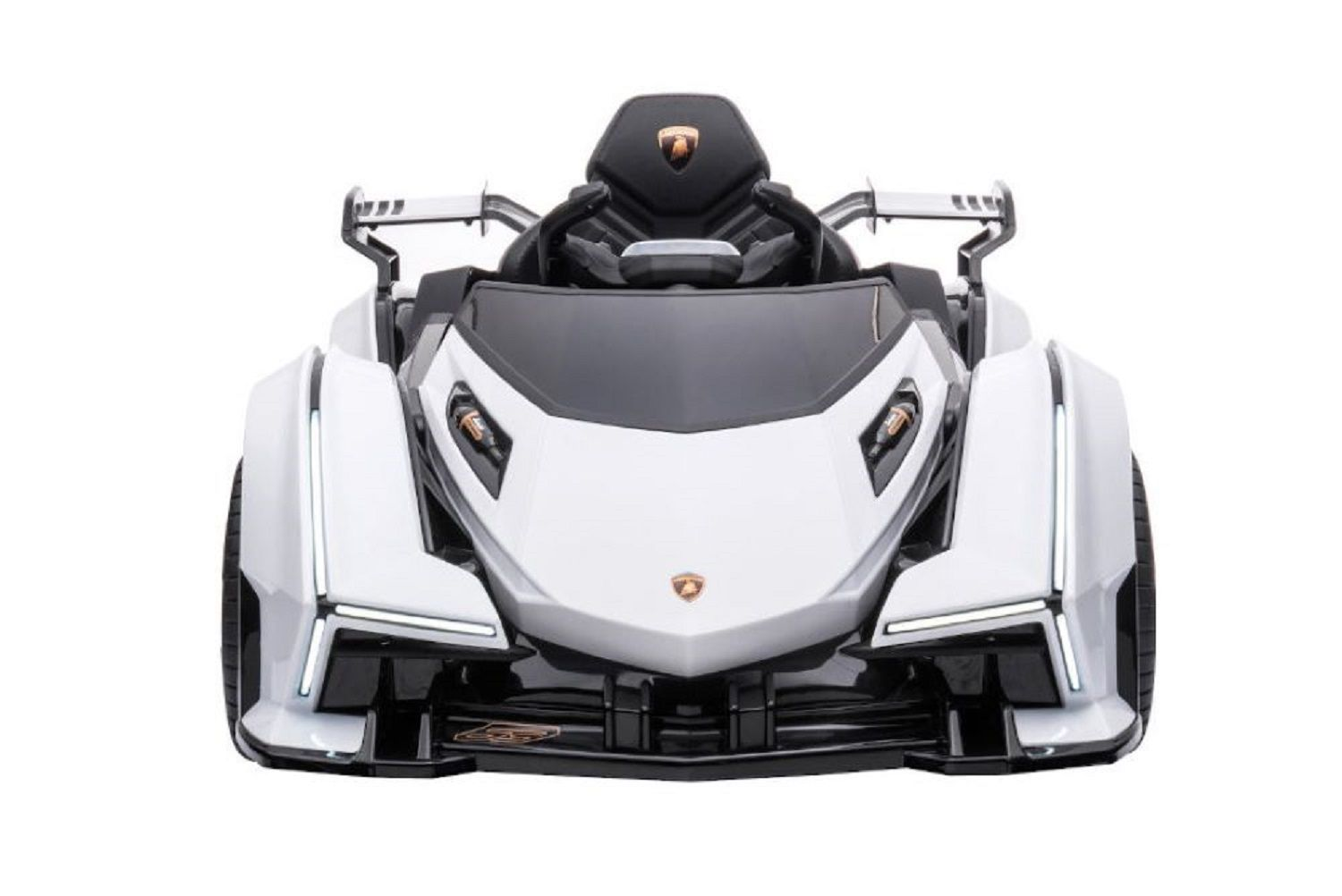 Frontansicht eines weißen Elektro-Kinderautos im Lamborghini-Design mit LED-Leuchten und schwarzem Sitz vor weißem Hintergrund.