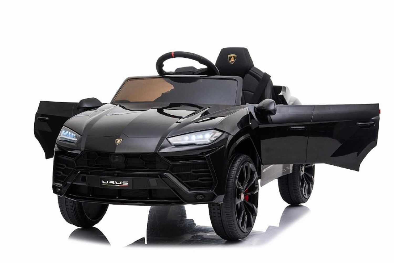 Ein schwarzes Lamborghini-Kinderauto mit offenen Türen vor weißem Hintergrund.