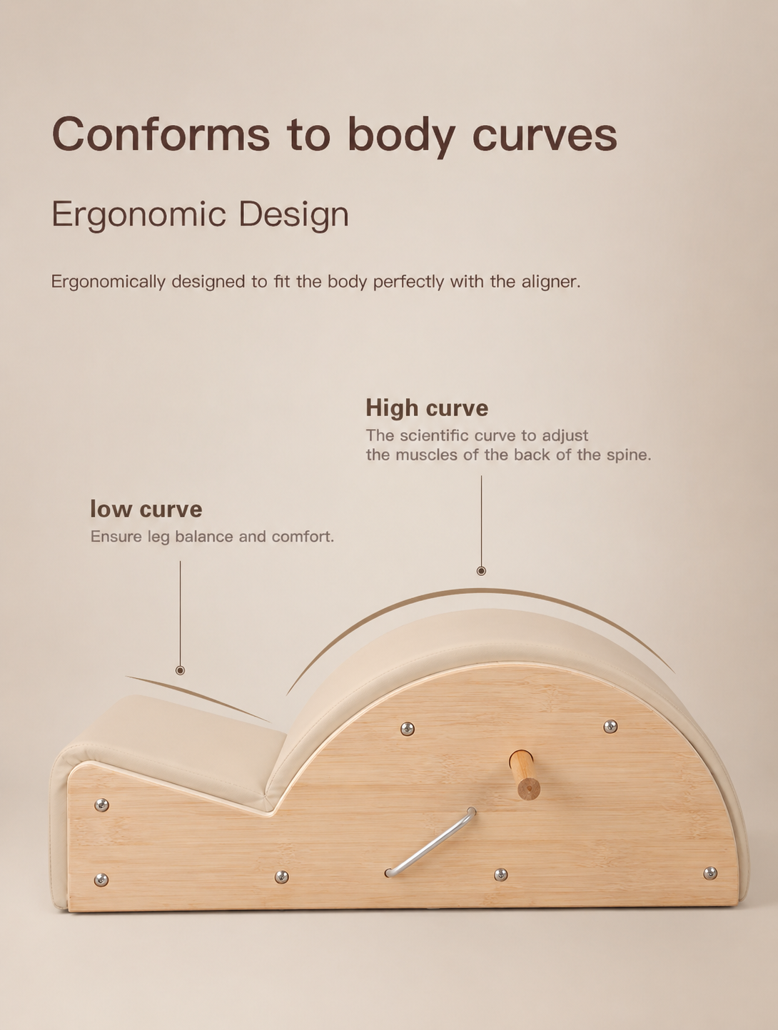 Corrector espinal de Pilates ergonómico de madera con acolchado beige, mostrando curvas altas y bajas.