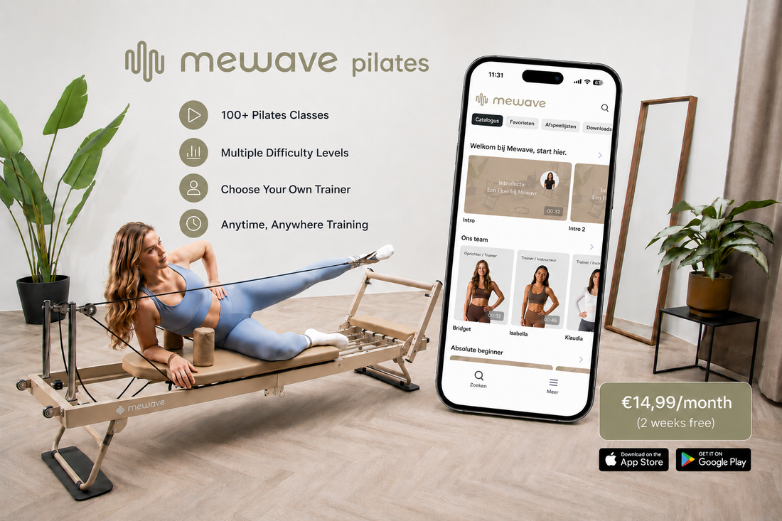 Una mujer hace ejercicio en un reformador de pilates junto a un smartphone con la app Mewave.