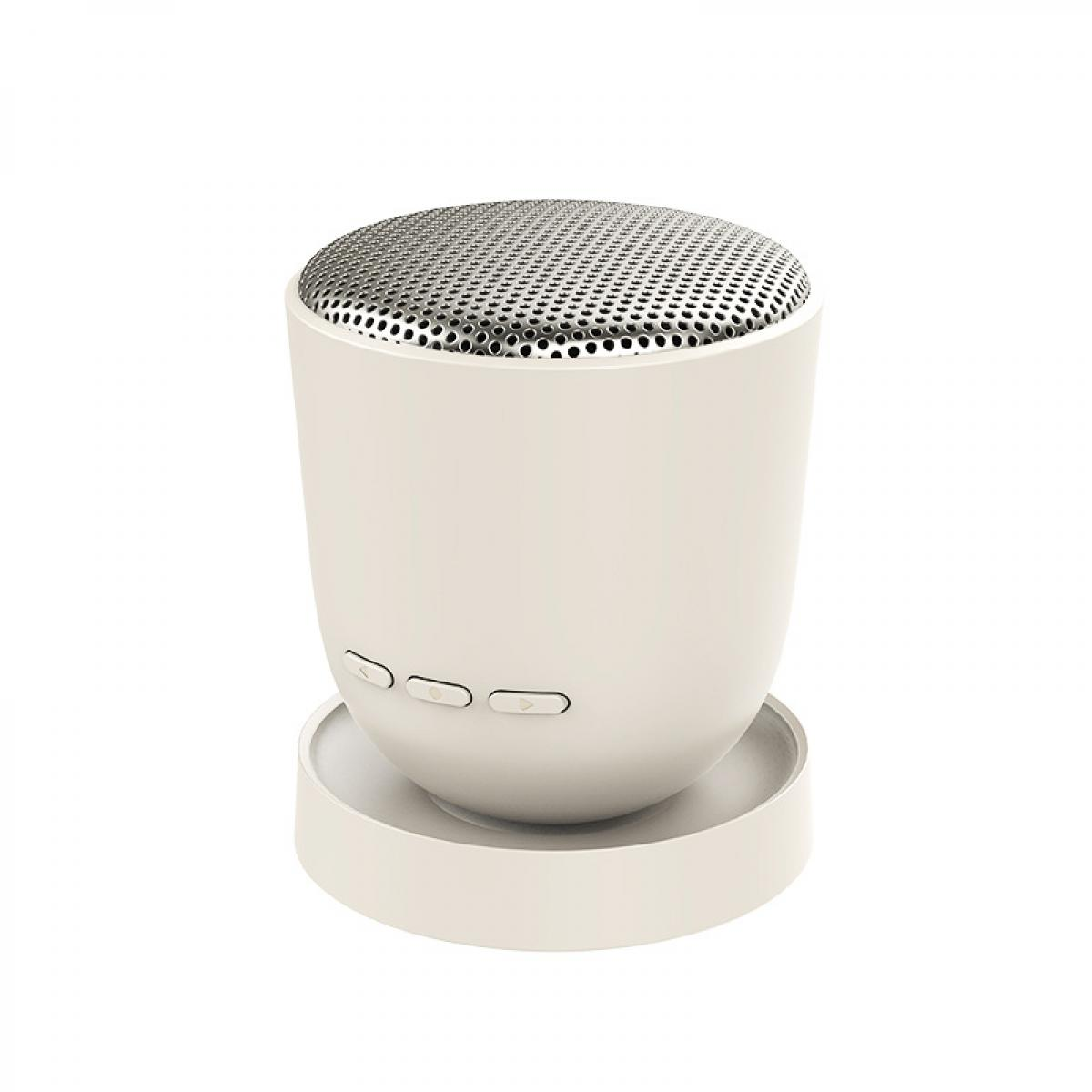 Ein weißer, becherförmiger Bluetooth-Lautsprecher mit Metallgitter auf einem runden Ständer vor weißem Hintergrund.
