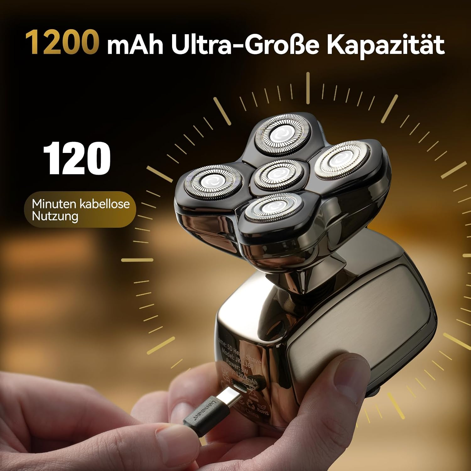 Hand hält goldenen Rasierer mit fünf Scherköpfen, der per USB aufgeladen wird, vor goldener Uhr-Grafik.