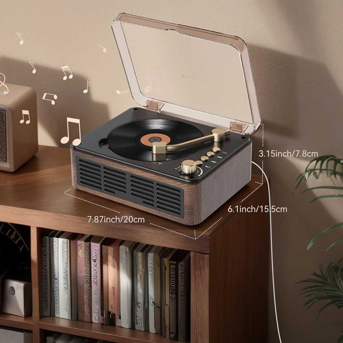 Retro-Plattenspieler mit Holzoptik und offener Haube auf einem Bücherregal, mit eingeblendeten Maßen und Musiknoten.