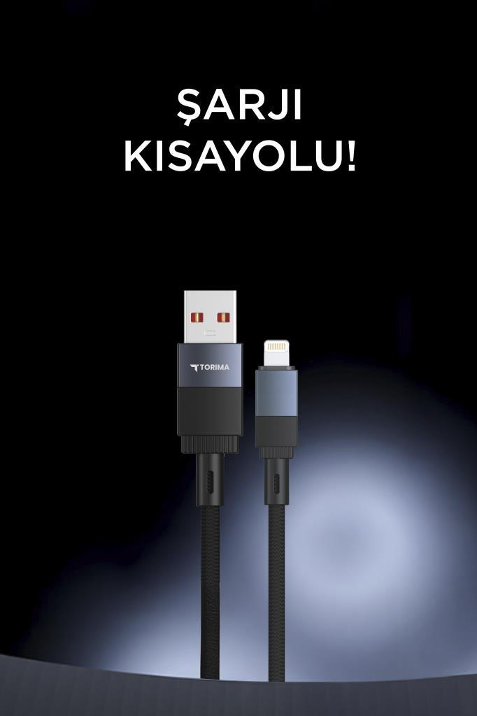 Siyah arka planda üzerinde Türkçe yazı bulunan siyah USB ve Lightning şarj kablosu.