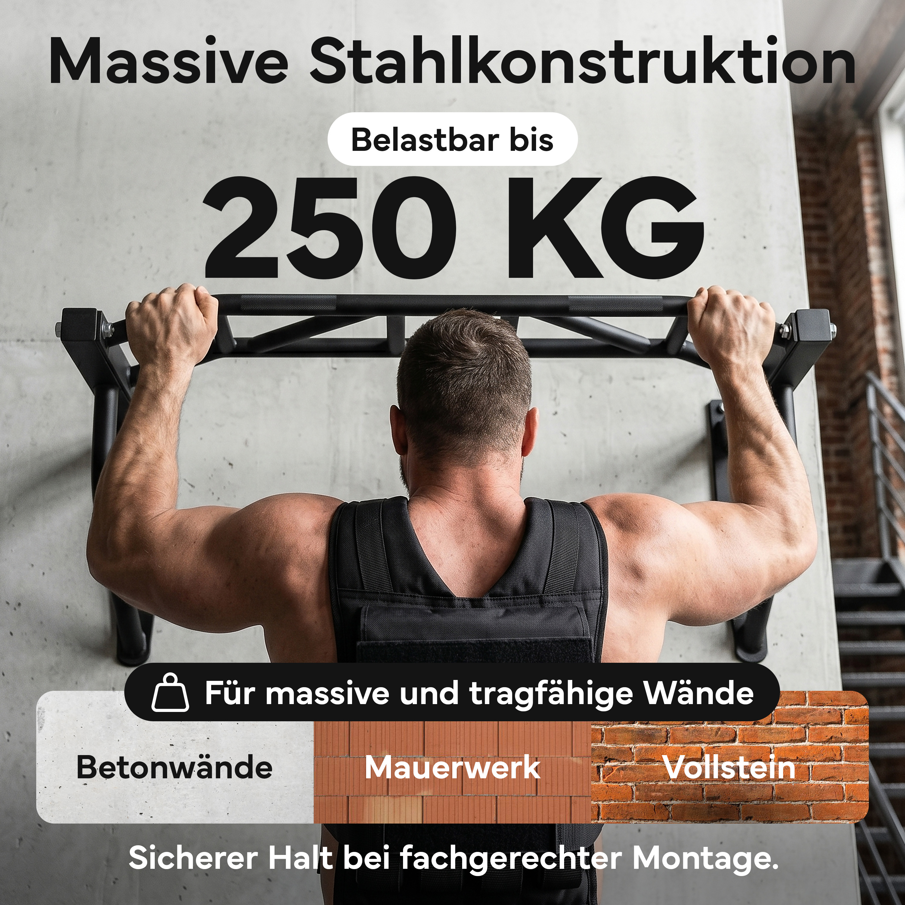 Muskulöser Mann macht Klimmzüge an einer schwarzen Wandstange vor einer grauen Betonwand mit Text.