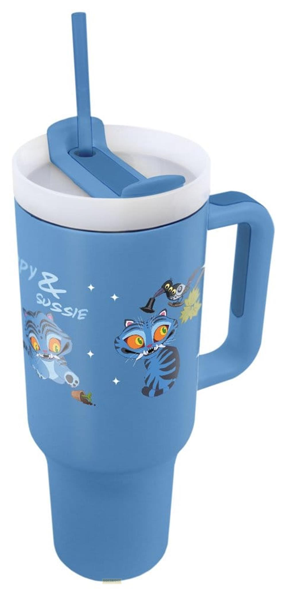 Blauer Becher mit Griff, weißem Deckel, blauem Strohhalm und Kater-Grafik.