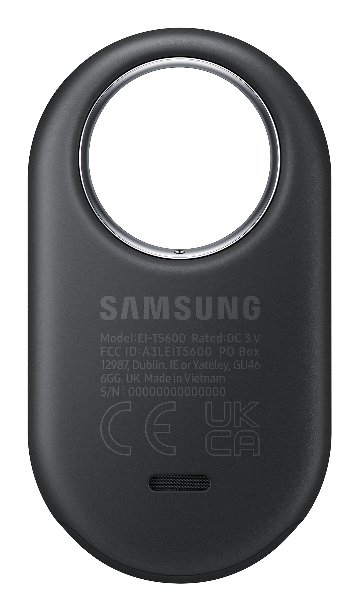 Schwarzes Samsung SmartTag mit kreisrunder Öse oben und gedruckten Produktinformationen auf der Rückseite.