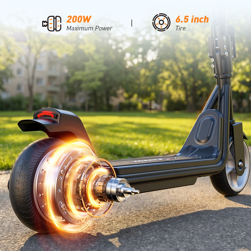 Un monopattino elettrico nero con motore da 200W e ruote da 6,5 pollici su un sentiero.