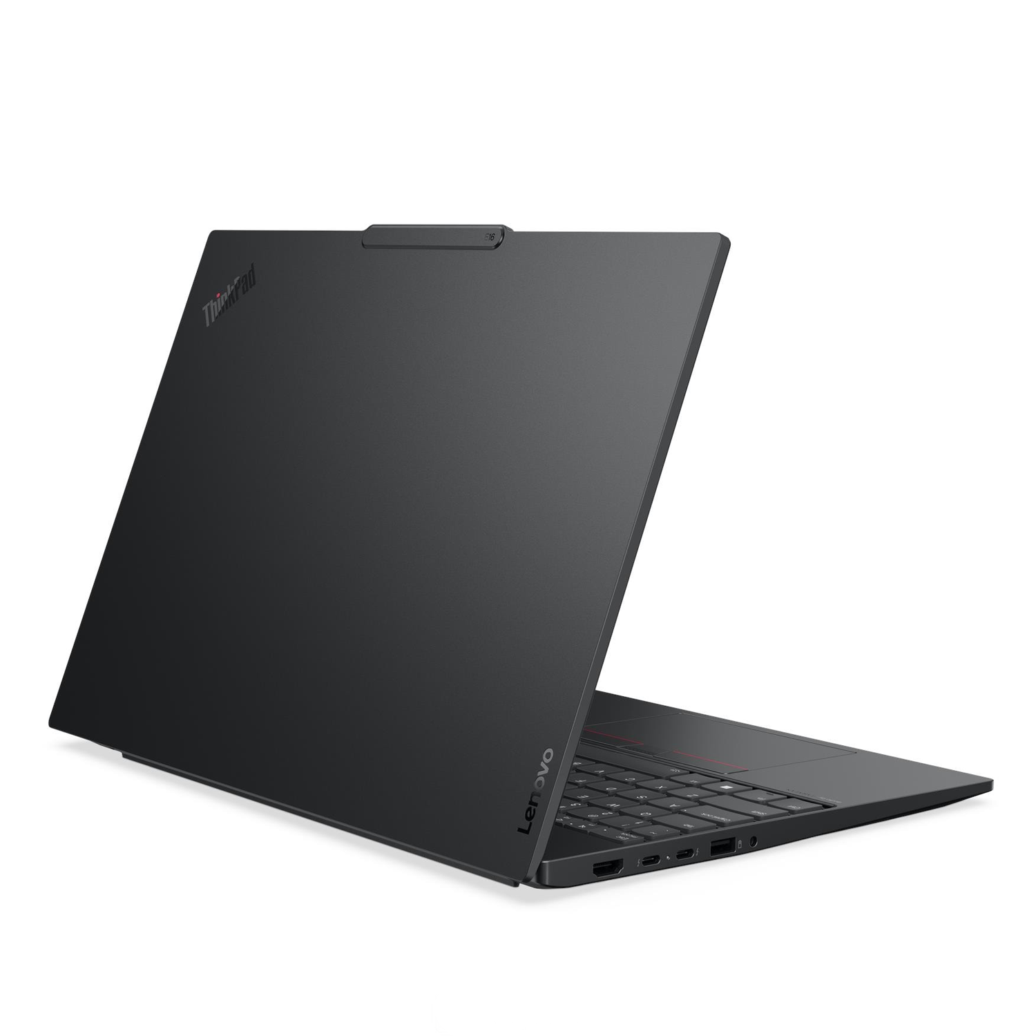Beyaz zemin üzerinde açılı duran, kapalı ve logosu görünen gri renkli Lenovo dizüstü bilgisayar.