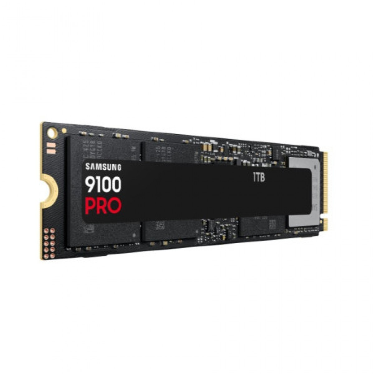 Beyaz arka planda Samsung 9100 PRO 1TB M.2 NVMe SSD.
