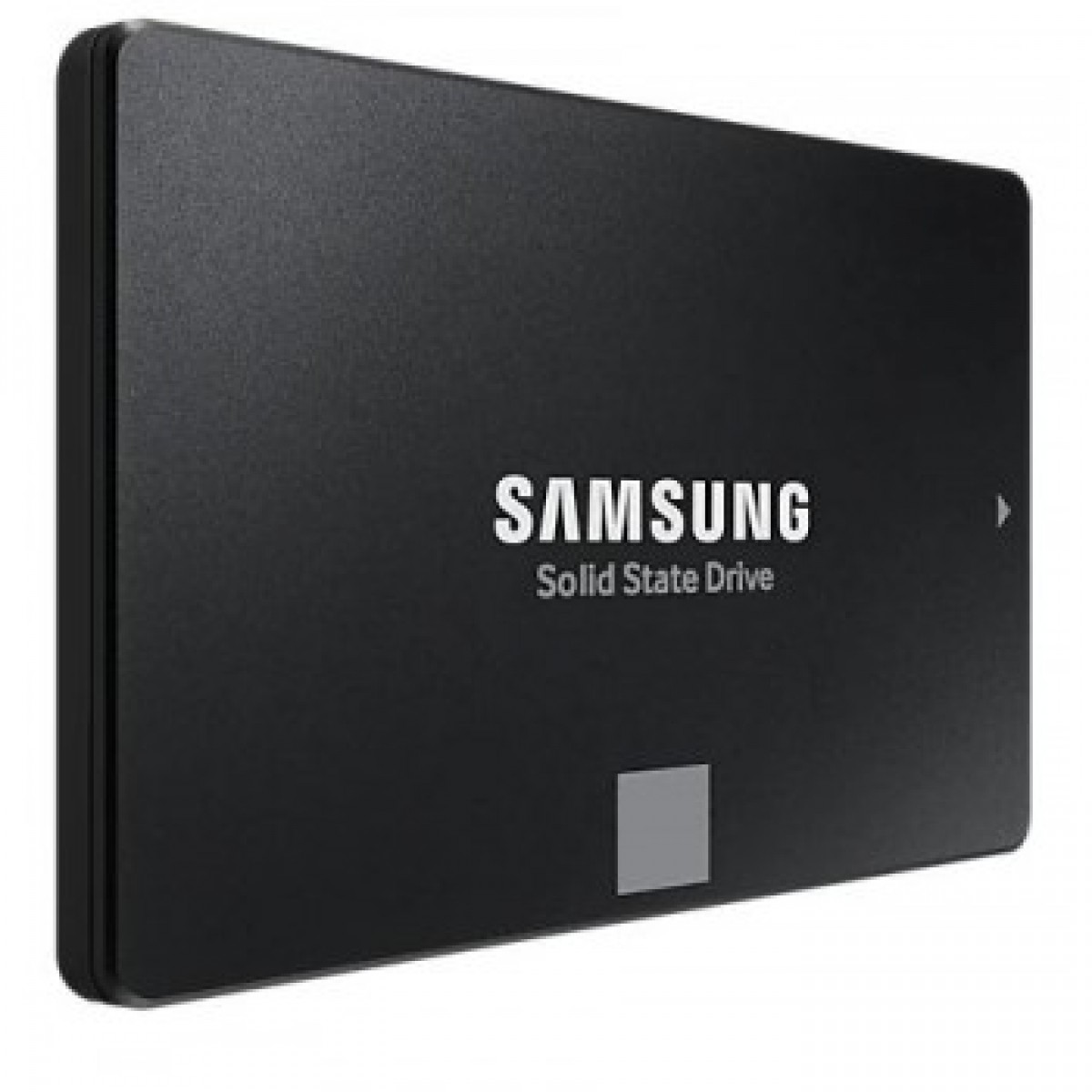 Beyaz arka planda siyah Samsung katı hal sürücüsü.