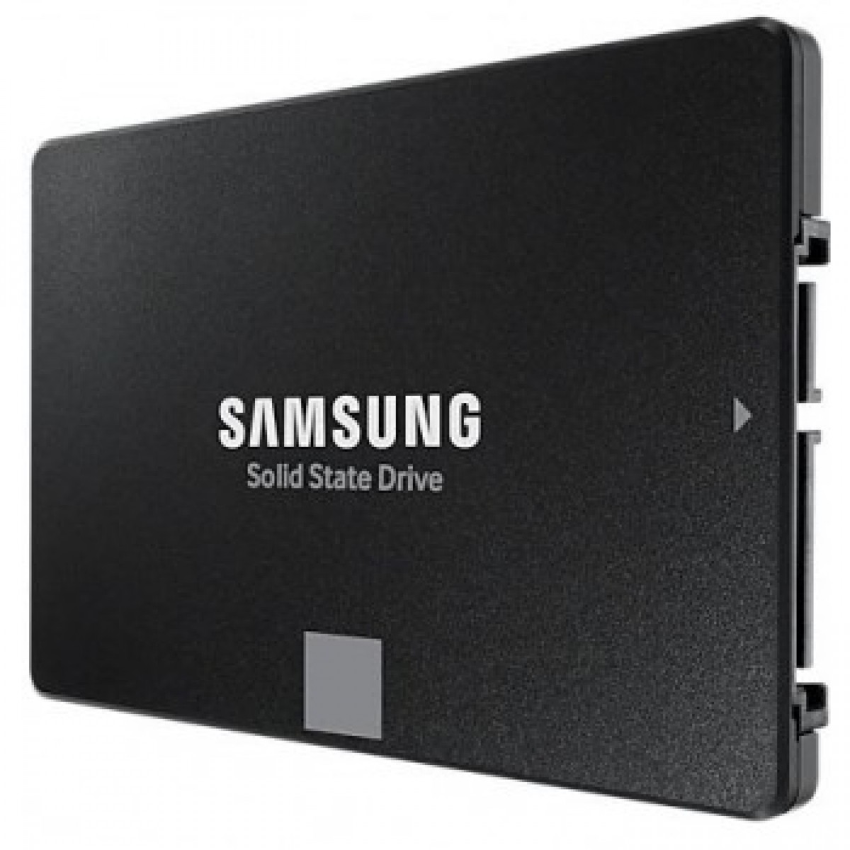 Beyaz arka planda beyaz logolu siyah Samsung SSD sürücü.