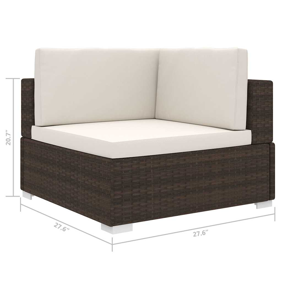 Ein braunes Rattan-Ecksofa mit cremeweißen Kissen und Maßen von 20,7" mal 27,6".