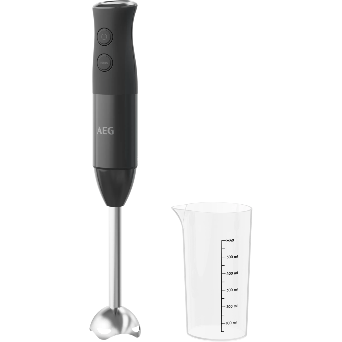 Una batidora de mano AEG negra y de acero inoxidable junto a un vaso medidor transparente.