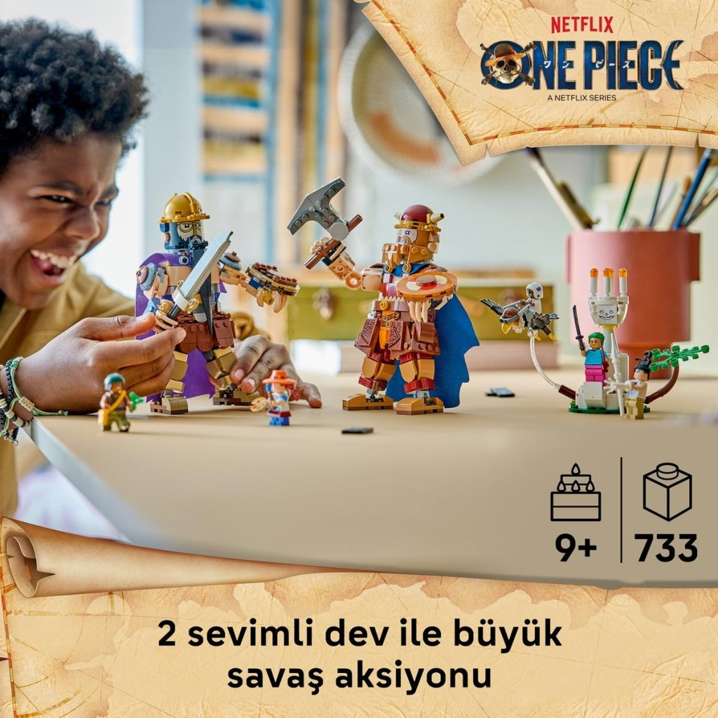 Un niño juega feliz con minifiguras de LEGO y gigantes figuras vikingas en una mesa de madera.