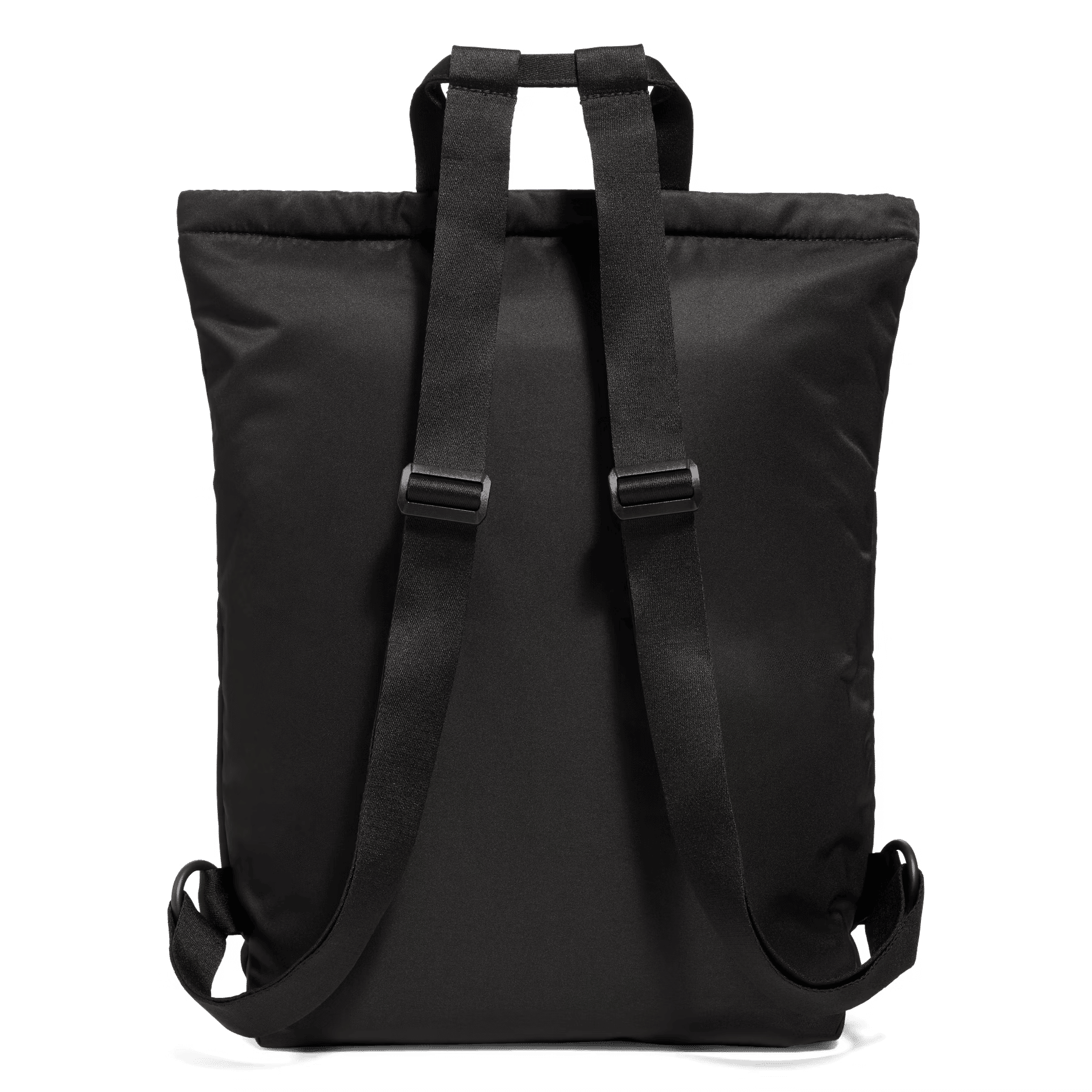 Ein schwarzer Rucksack mit verstellbaren Schultergurten vor schwarzem Hintergrund.