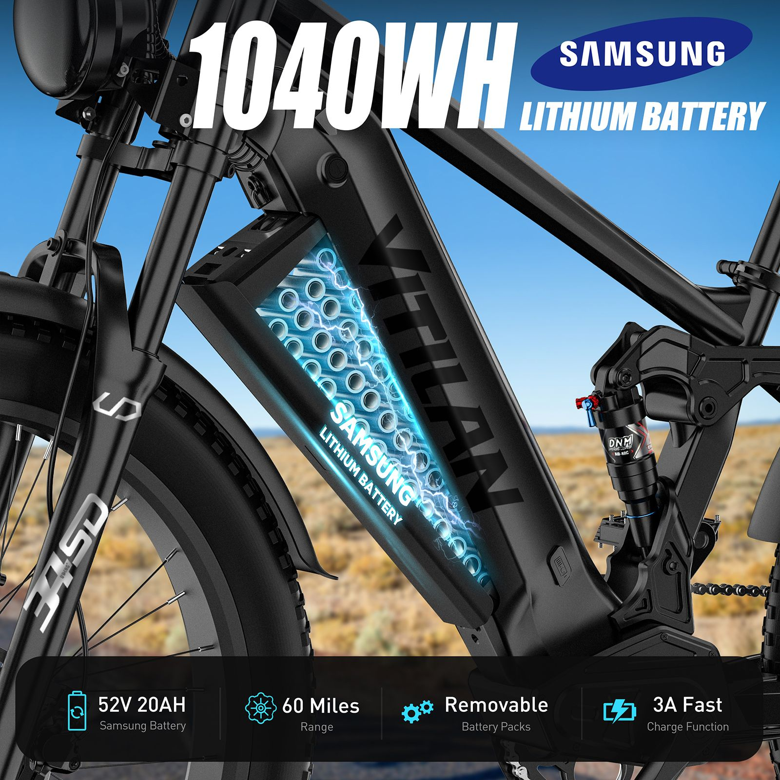 Primer plano de una bicicleta eléctrica negra con una batería de litio Samsung visible, con fondo desértico.