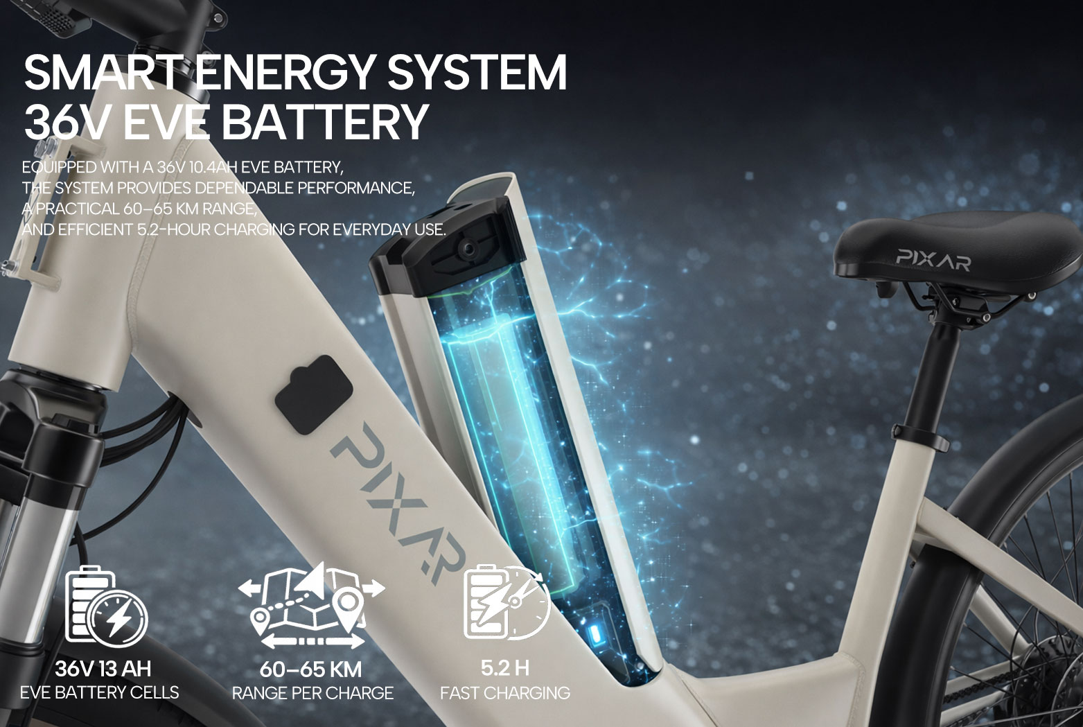 Una bicicleta eléctrica crema destaca su batería integrada con efectos eléctricos brillantes y detalles técnicos.