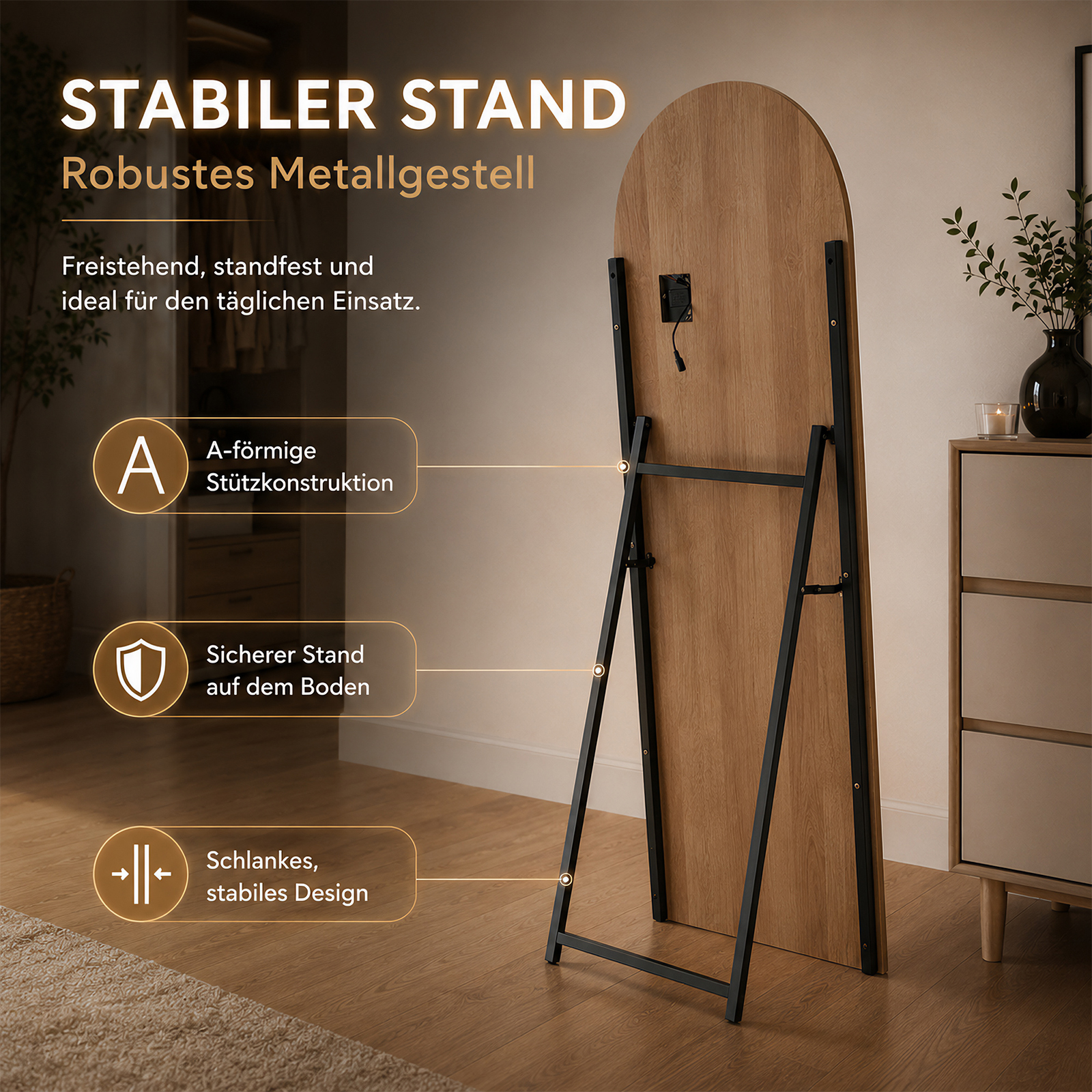 Rückseite eines freistehenden Ganzkörperspiegels mit schwarzem Metallgestell in einem Raum.