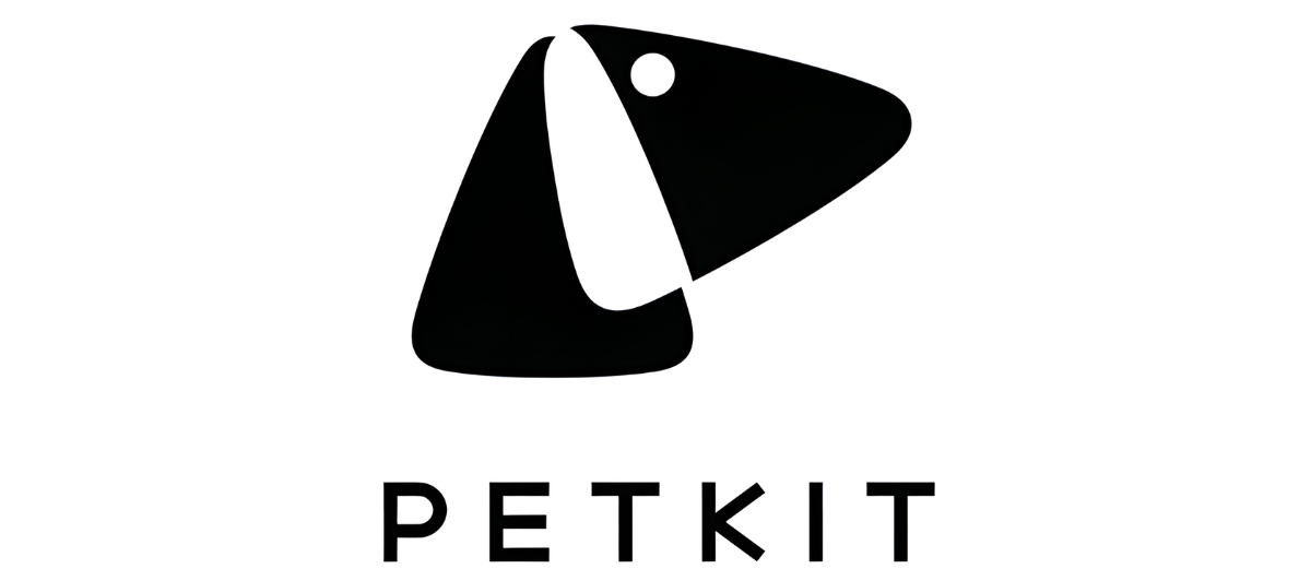 Czarno-białe logo przedstawiające stylizowaną głowę psa z napisem PETKIT poniżej na gładkim tle.