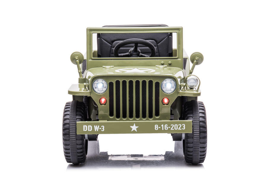 Grünes Kinder-Spielzeugauto im Jeep-Stil, frontal auf weißem Hintergrund abgebildet.