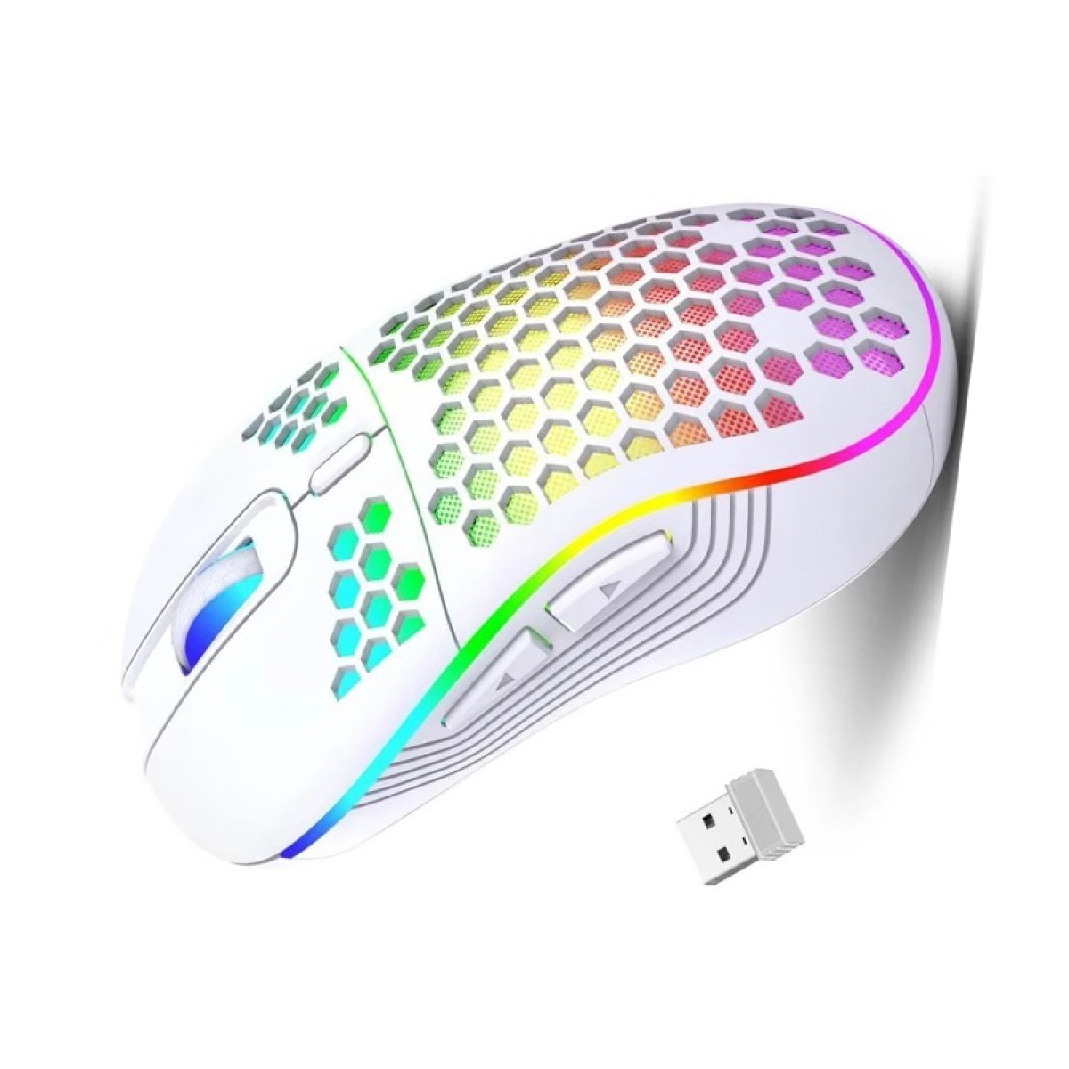 Eine weiße kabellose Gaming-Maus mit Wabenmuster und bunten RGB-LED-Leuchten sowie einem USB-Empfänger auf weißem Grund.