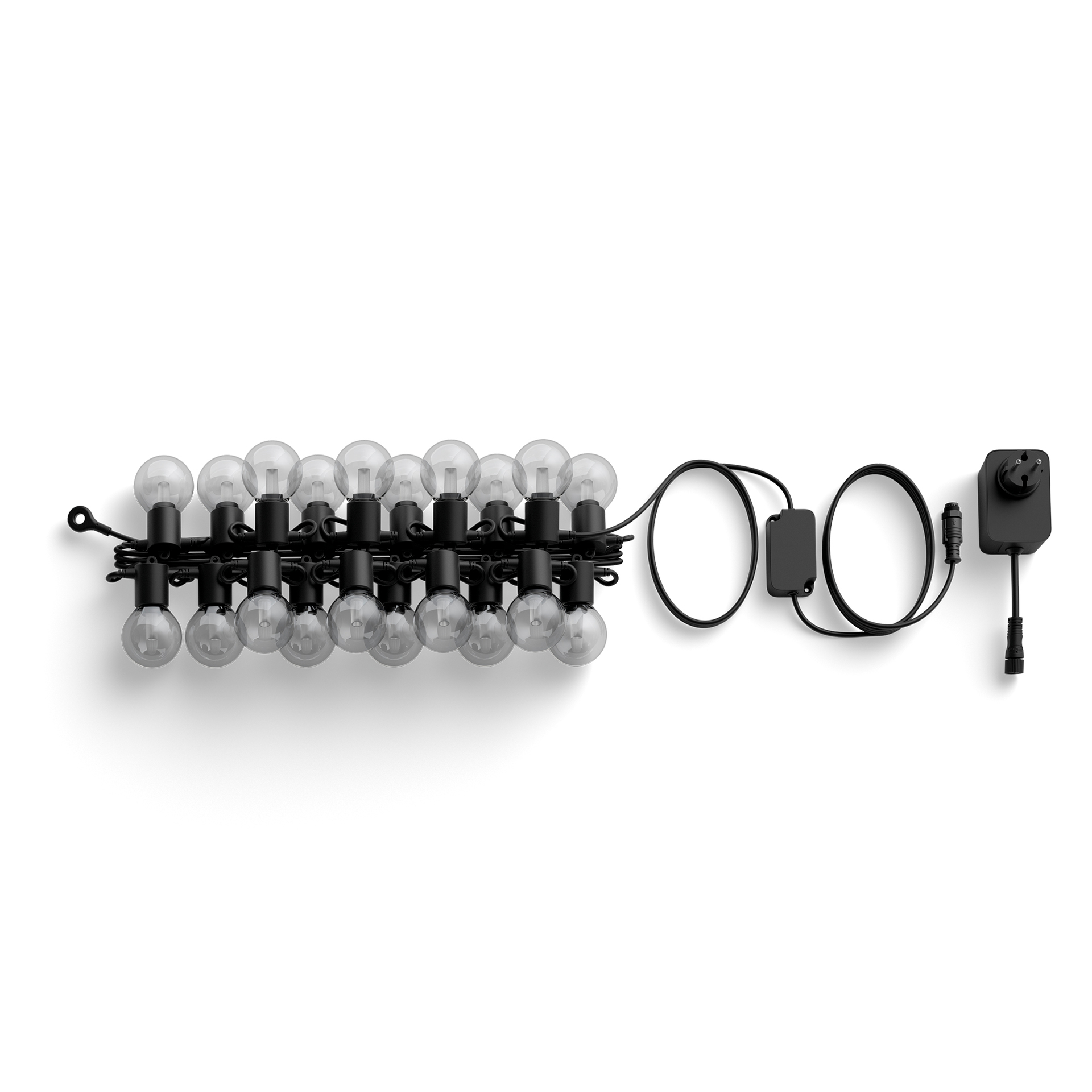 Guirlande lumineuse noire enroulée avec ampoules transparentes et prise sur fond blanc.