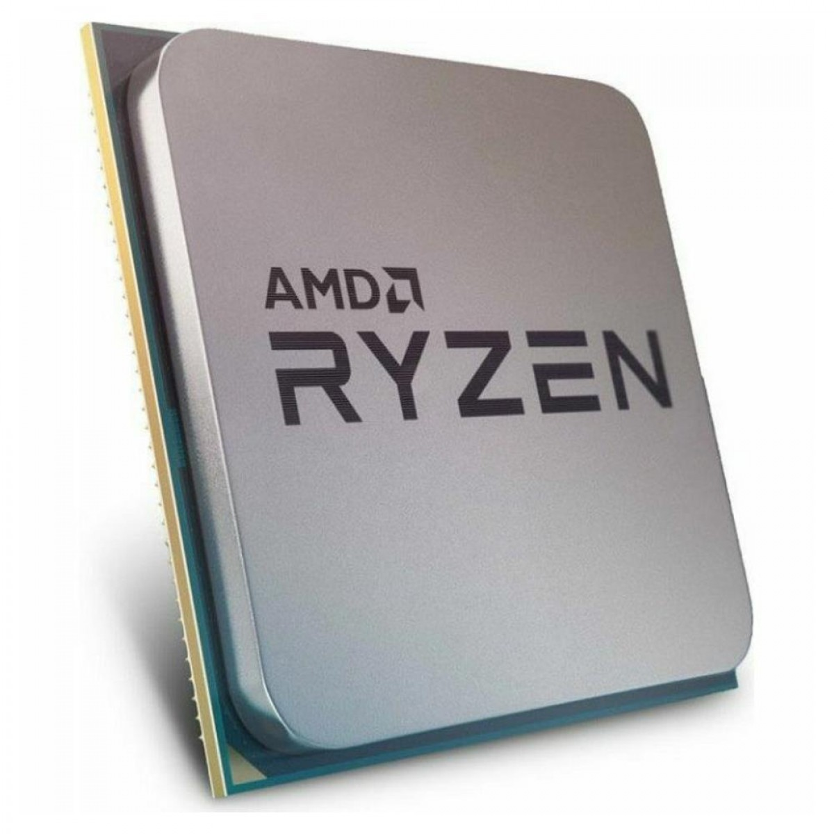 Gümüş renkli ısı yayıcısı ve üzerinde AMD Ryzen logosu bulunan, beyaz arka planda açılı duran bir AMD Ryzen işlemci.